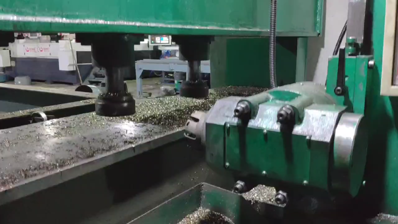  有壓梁銑邊機(jī)